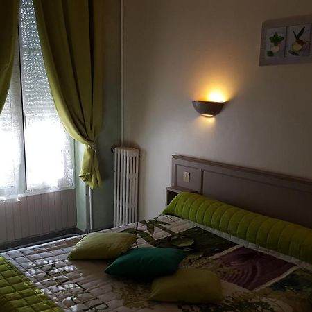 Hôtel Ronsin Fresnay-sur-Sarthe Esterno foto