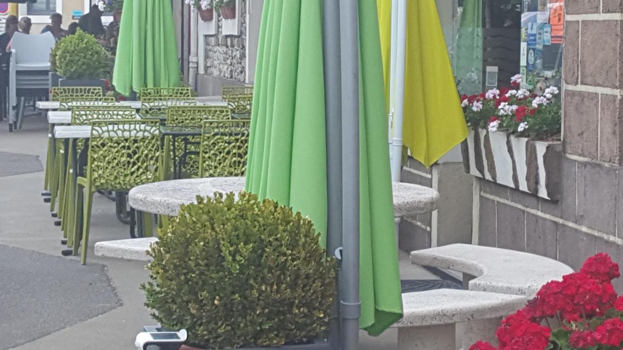 Hôtel Ronsin Fresnay-sur-Sarthe Esterno foto